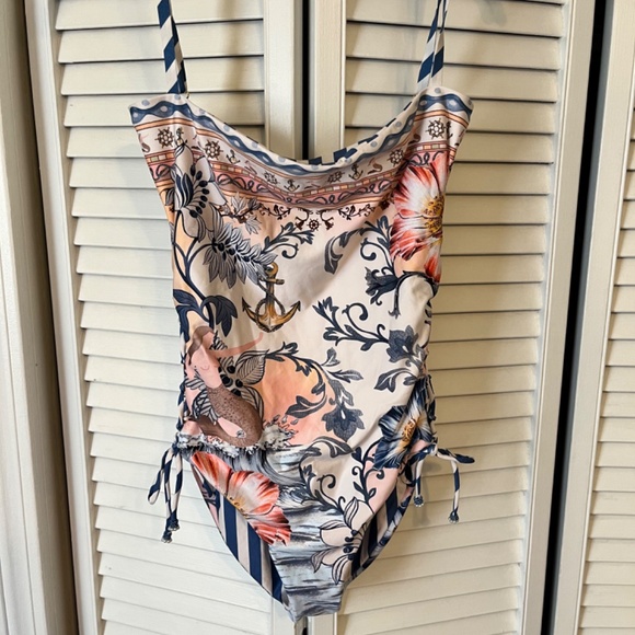 Agua Bendita Mariel Kai One-Piece Reversible Swimsuit - Picture 4 of 4